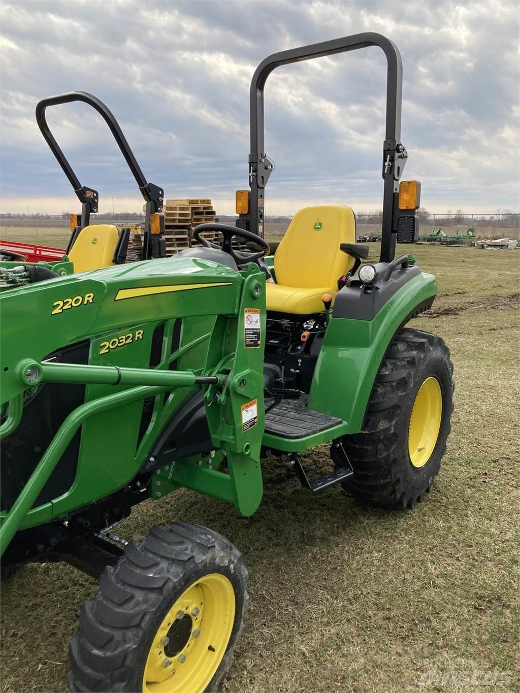 John Deere 2032R Micro tracteur