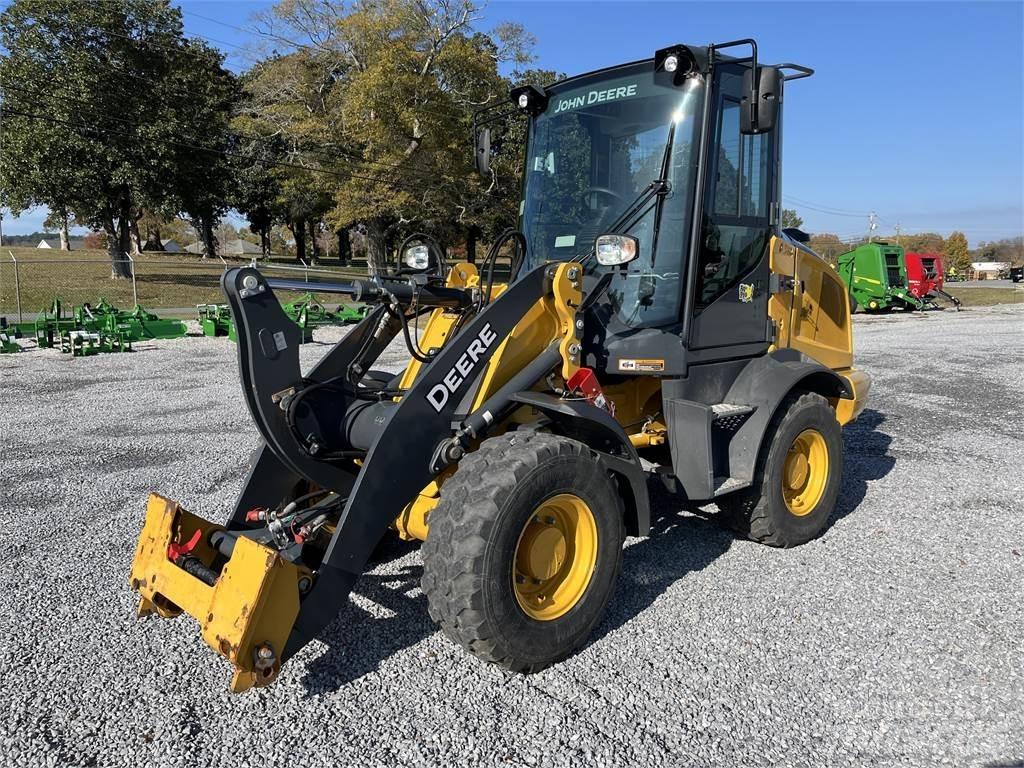 John Deere 244L Mini chargeuse