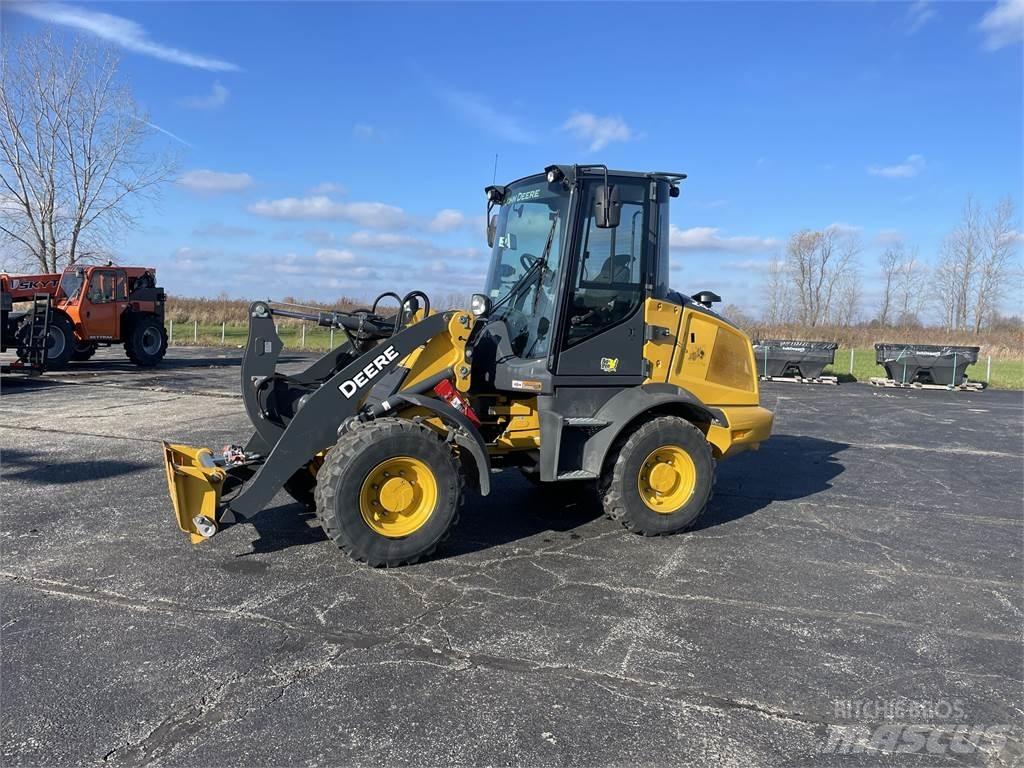 John Deere 244L Mini chargeuse