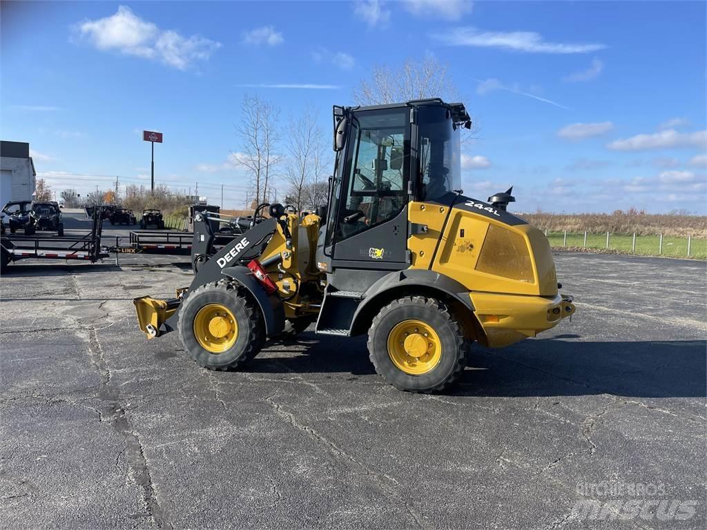 John Deere 244L Mini chargeuse