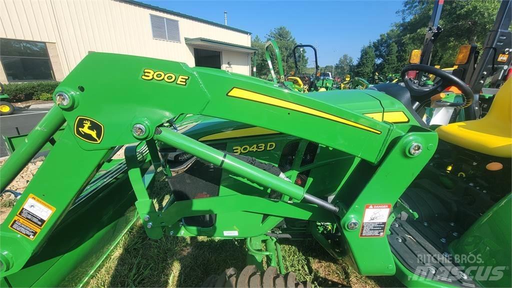 John Deere 3043D Tracteur