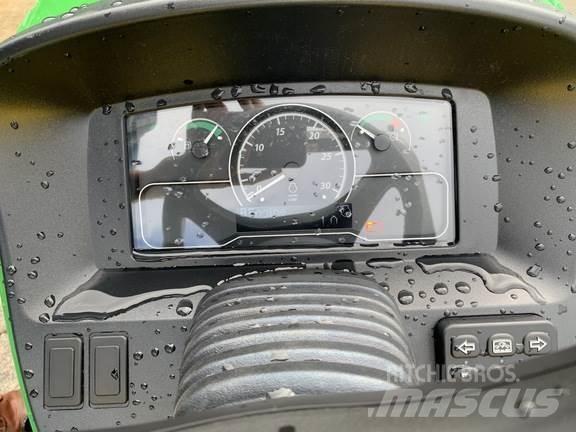 John Deere 3046R Tracteur