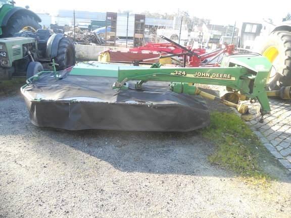 John Deere 324 Faucheuse-conditionneuse