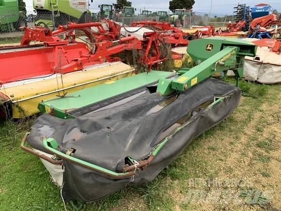 John Deere 328A Faucheuse-conditionneuse