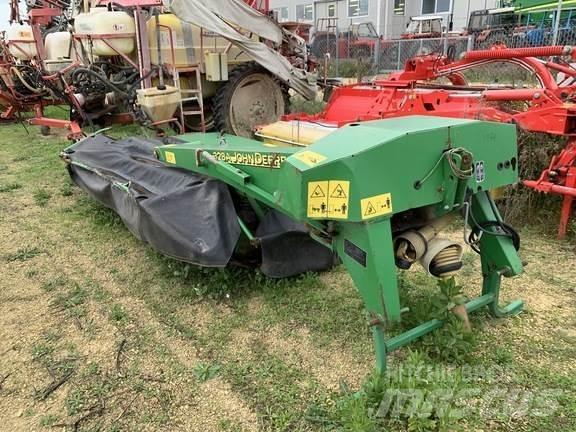John Deere 328A Faucheuse-conditionneuse