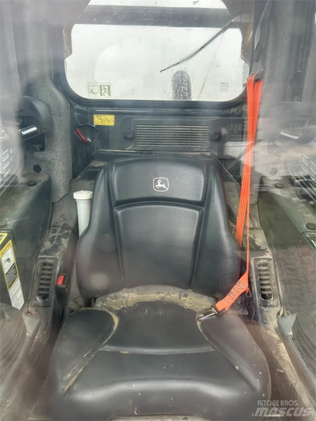 John Deere 331G Mini chargeuse