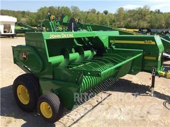 John Deere 348 Presse cubique