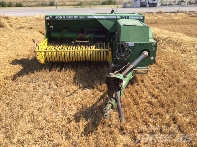 John Deere 349 Presse cubique