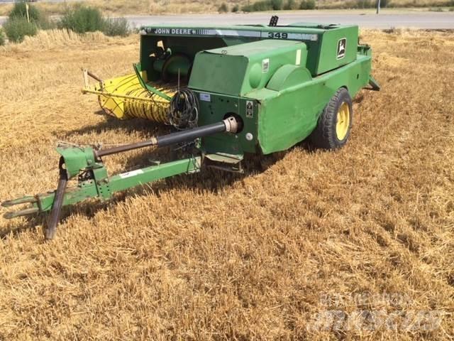 John Deere 349 Presse cubique
