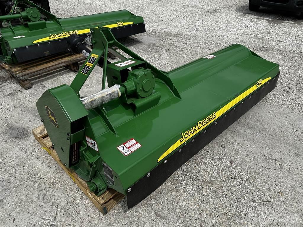 John Deere 390 Faucheuse