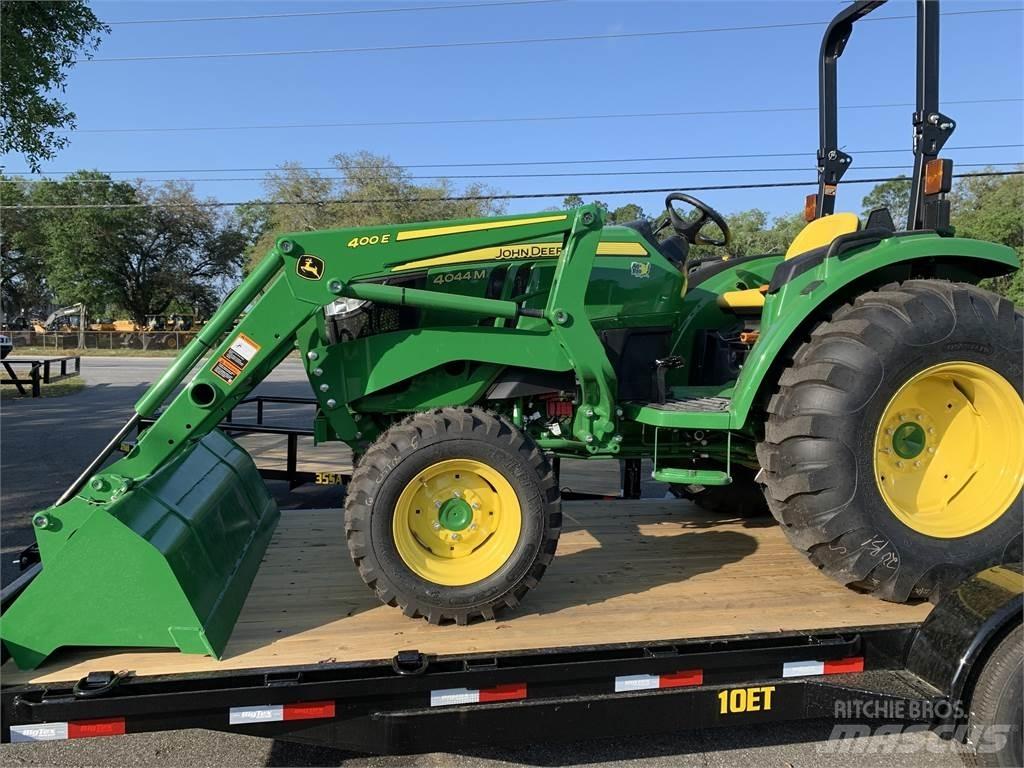 John Deere 4044M Tracteur
