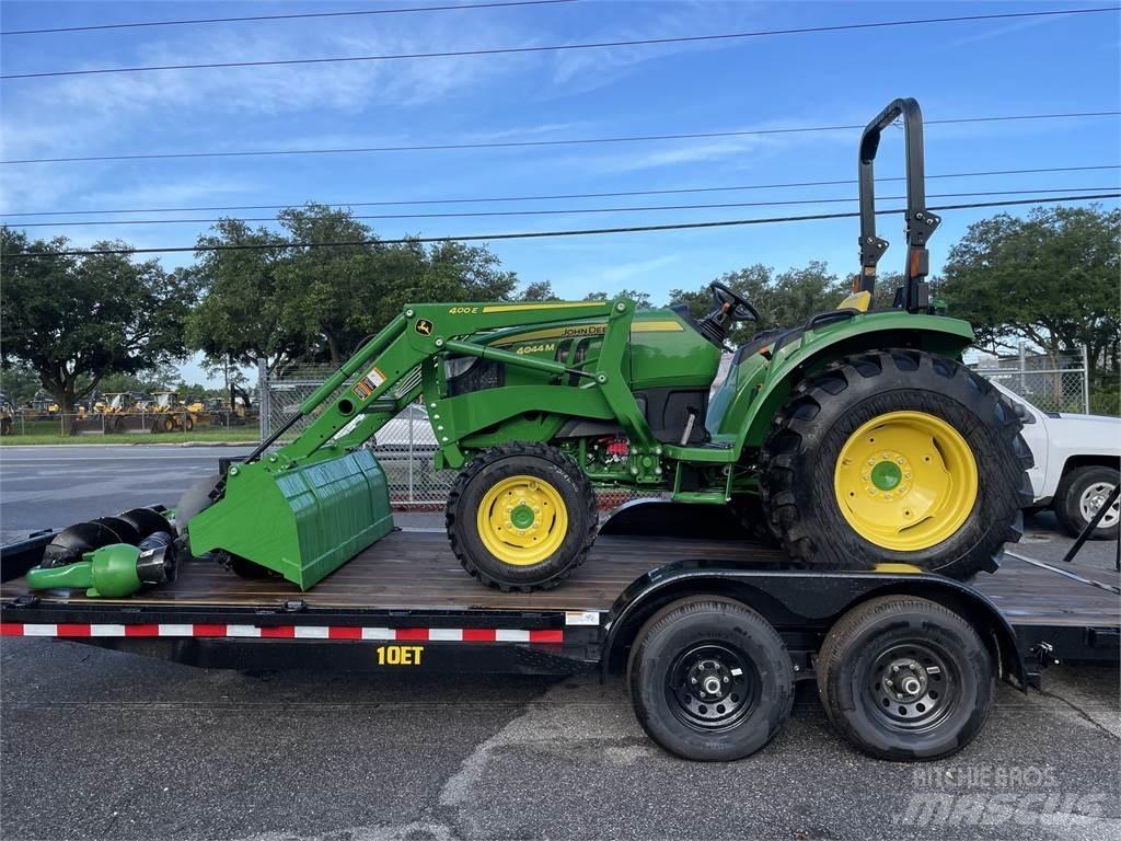 John Deere 4044M Tracteur