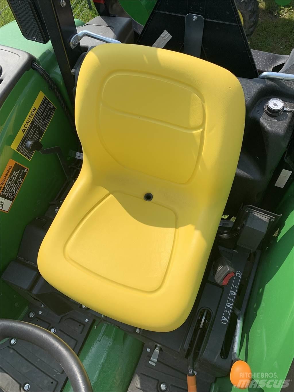 John Deere 4044M Tracteur