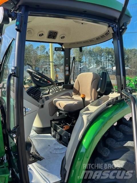 John Deere 4044R Tracteur