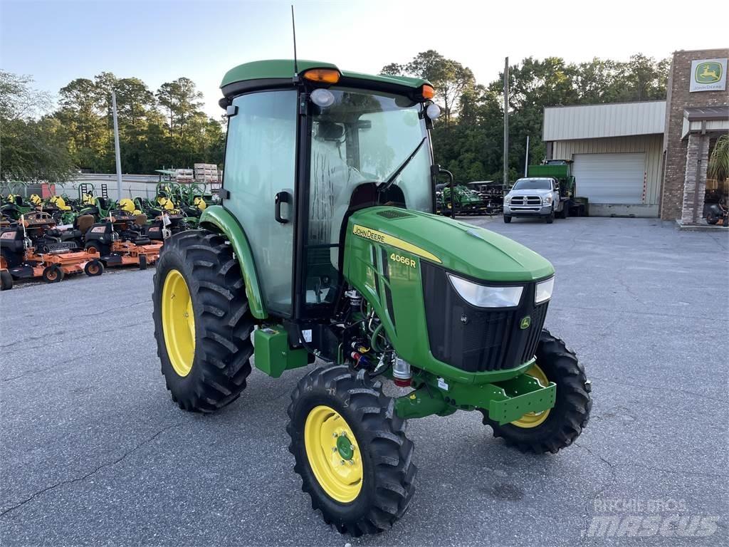 John Deere 4066R Tracteur