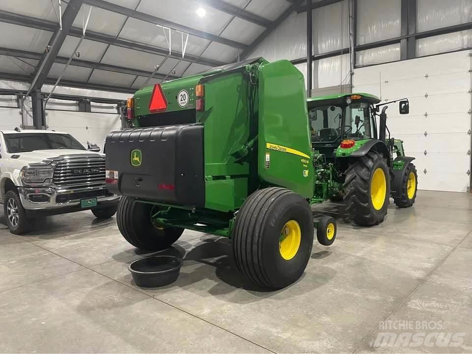 John Deere 450M Presse à balle ronde