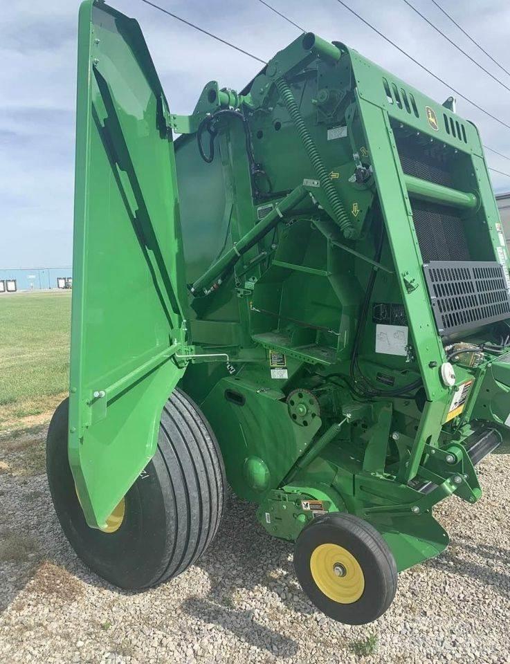 John Deere 450M Presse à balle ronde