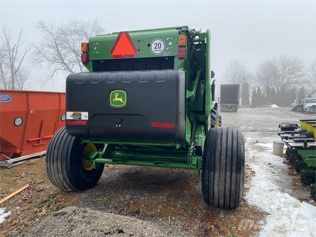 John Deere 451M Presse à balle ronde