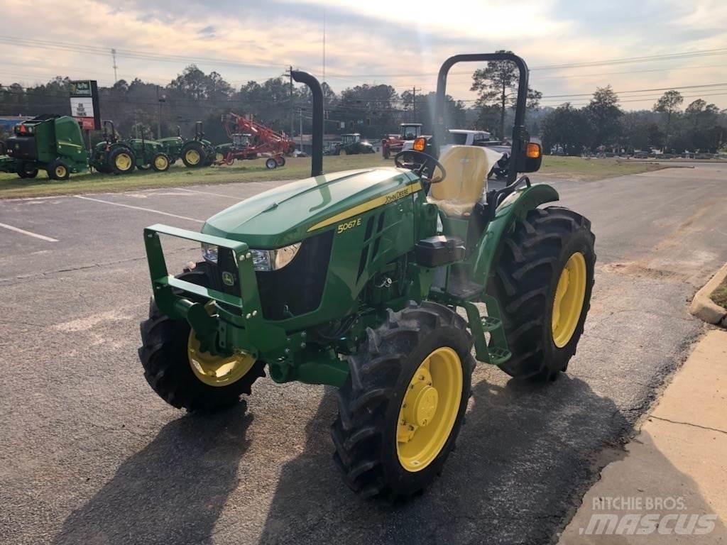 John Deere 5067E Tracteur