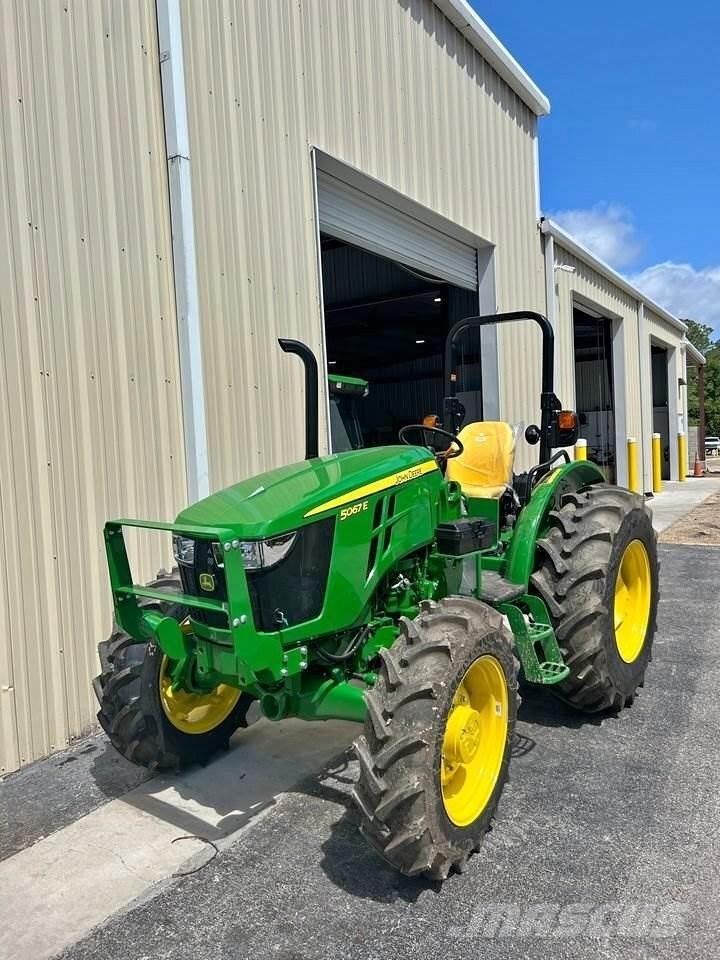John Deere 5067E Tracteur