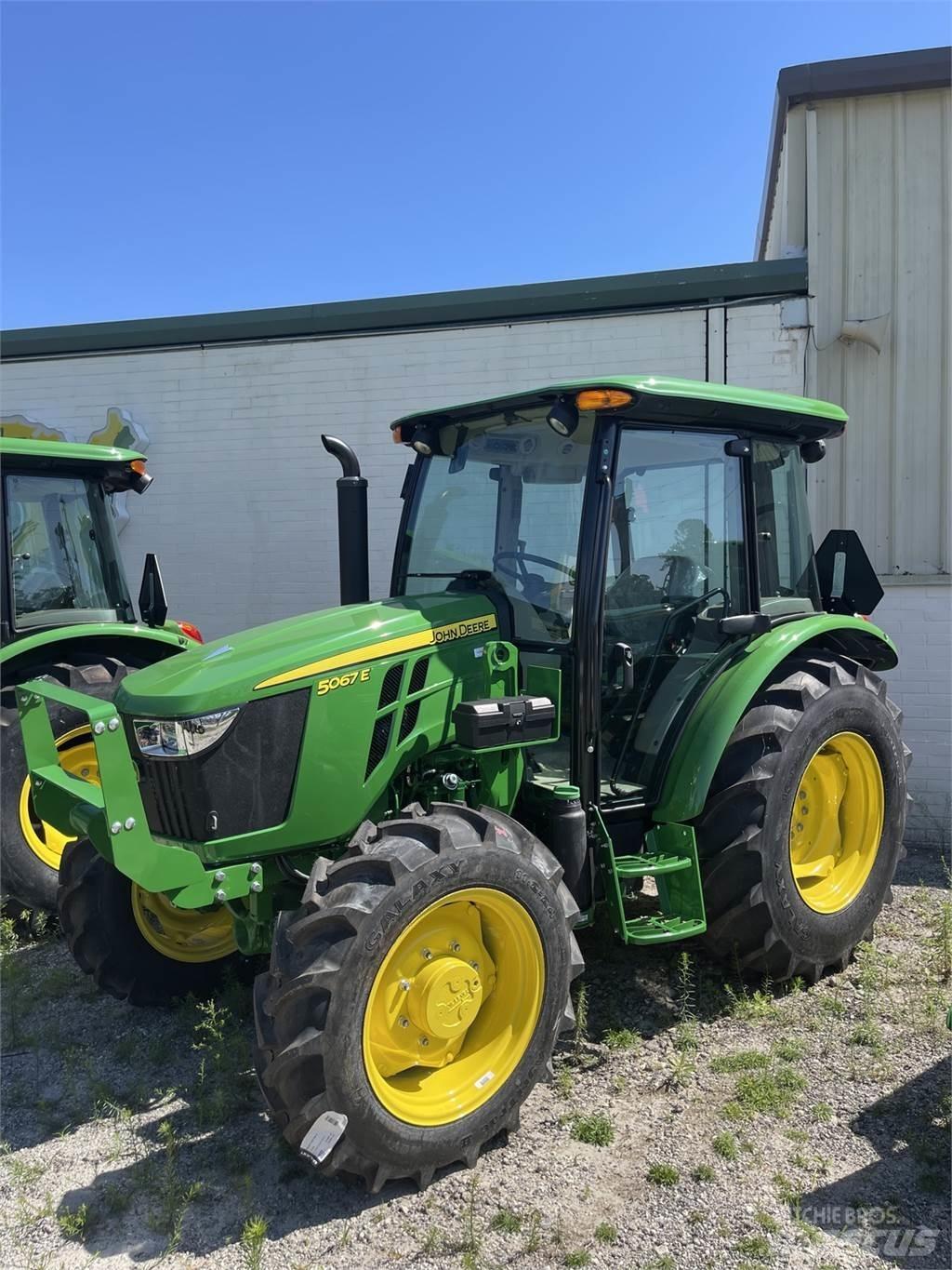 John Deere 5067E Tracteur