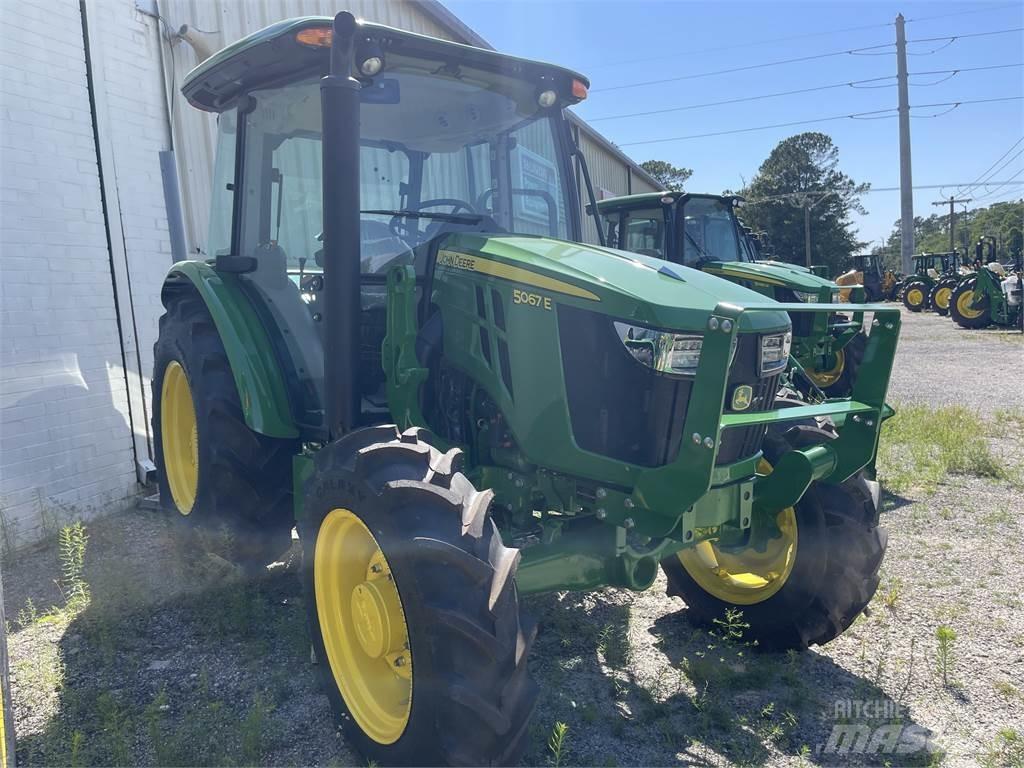 John Deere 5067E Tracteur