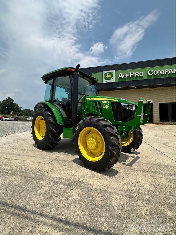 John Deere 5067E Tracteur