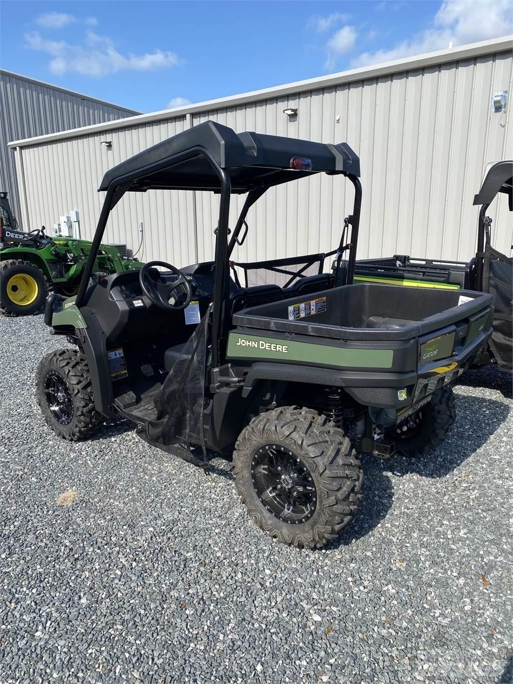 John Deere 590M Mini utilitaire