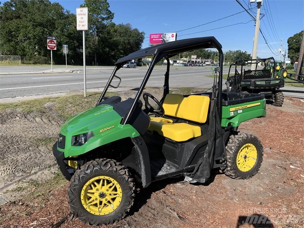John Deere 590M Mini utilitaire