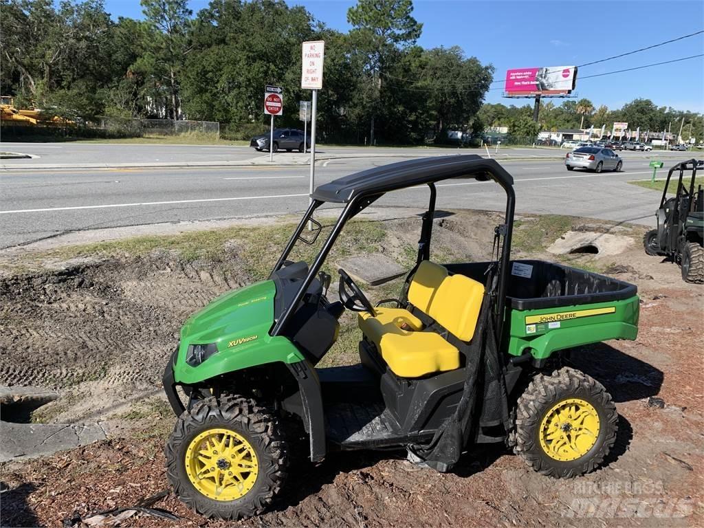 John Deere 590M Mini utilitaire