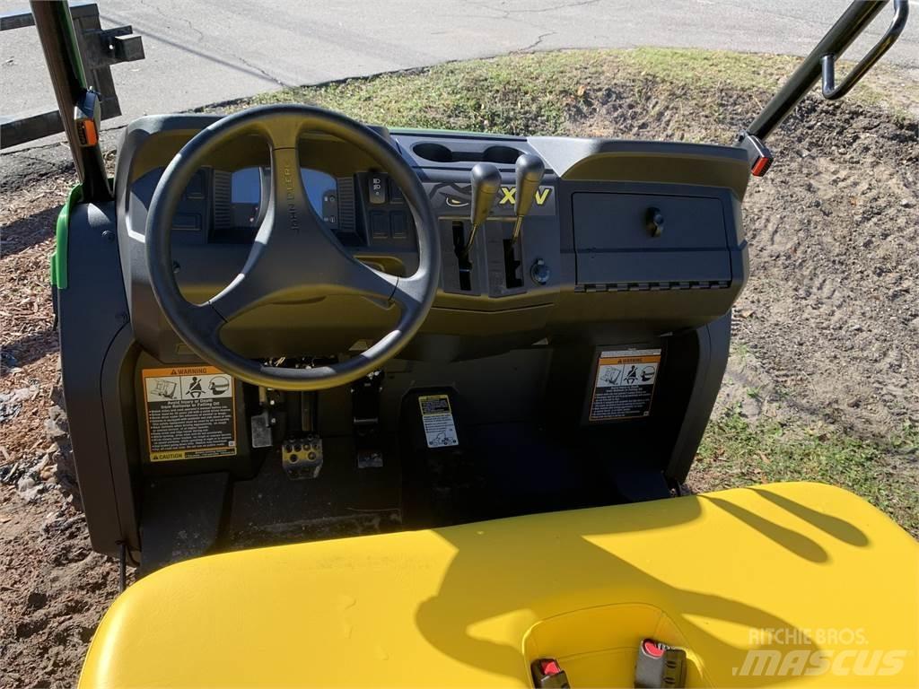 John Deere 590M Mini utilitaire