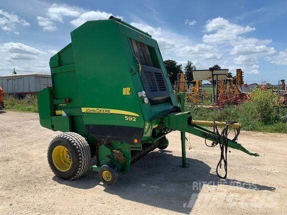 John Deere 592 Presse à balle ronde