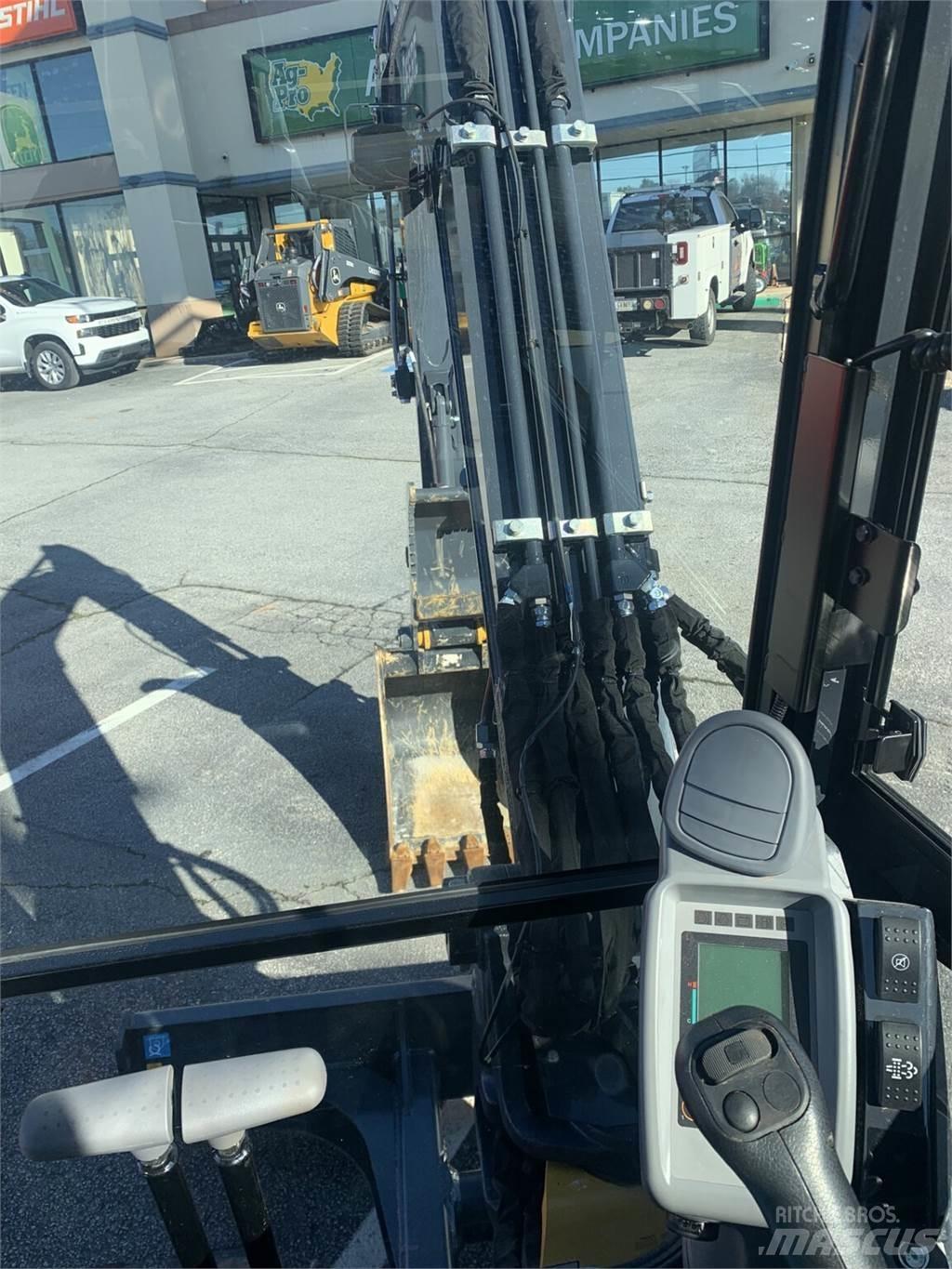 John Deere 60P Pelle longue portée