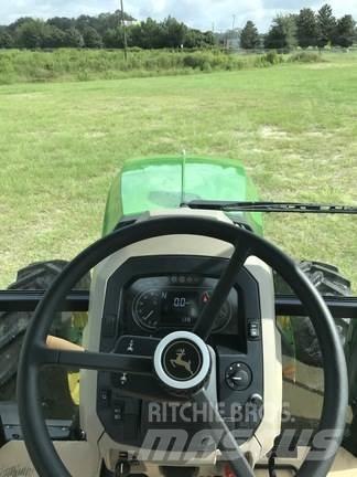 John Deere 6105E Tracteur