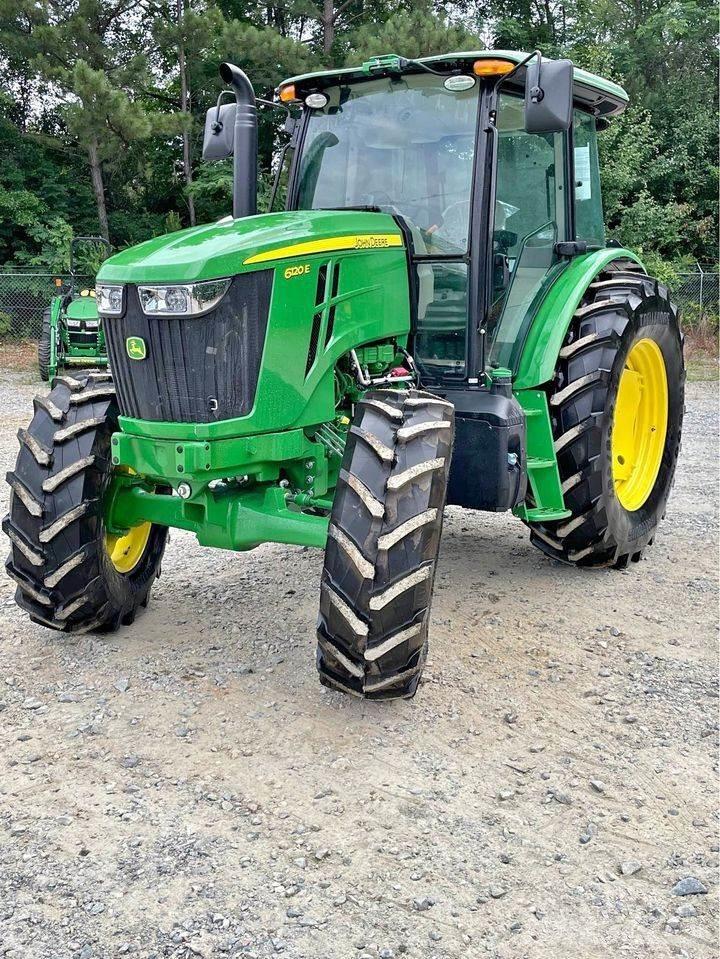 John Deere 6120E Tracteur