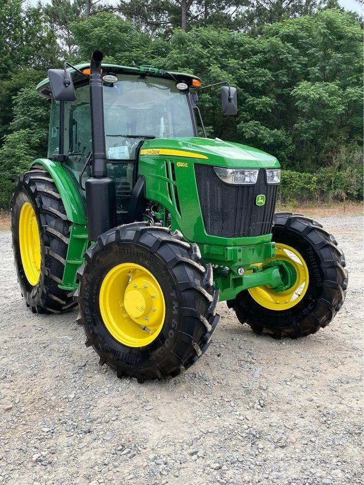 John Deere 6120E Tracteur