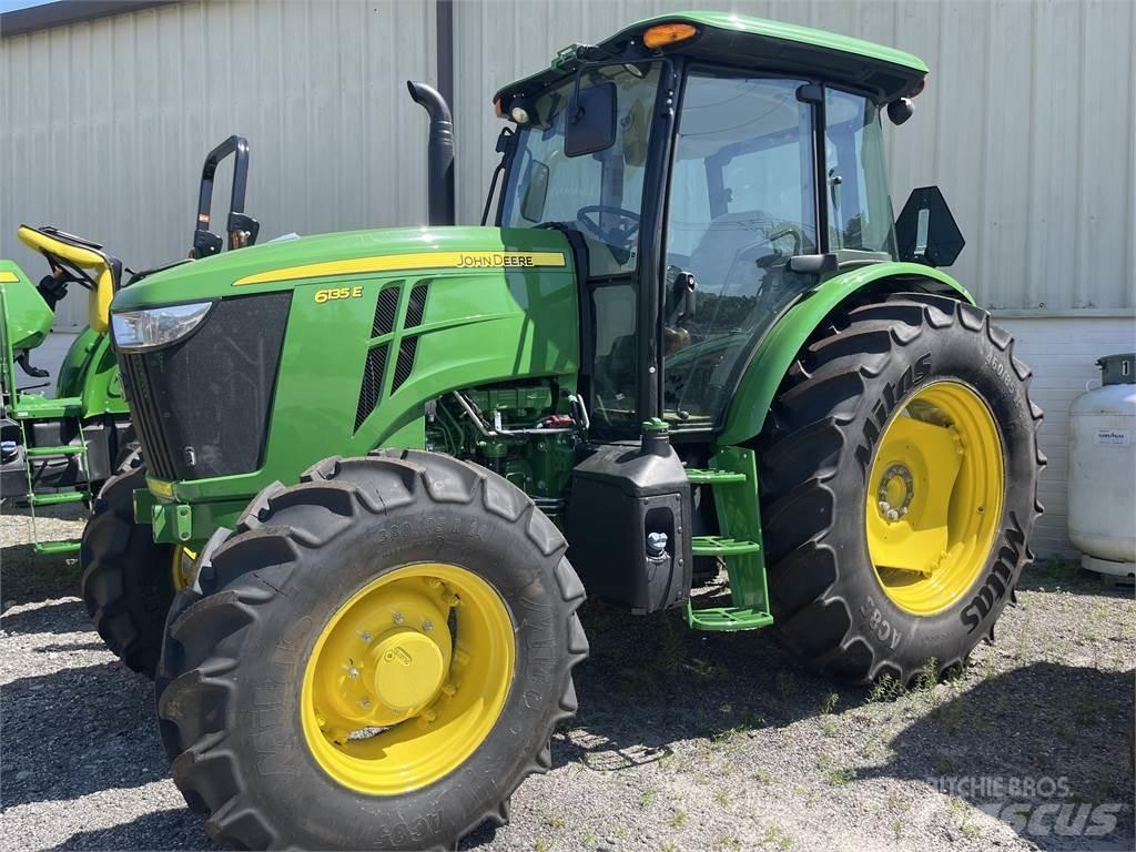 John Deere 6135E Tracteur