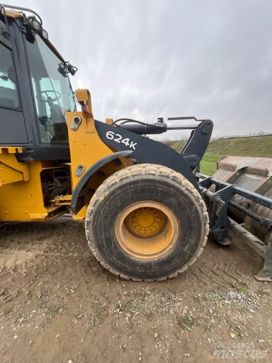 John Deere 624K Chargeuse sur pneus