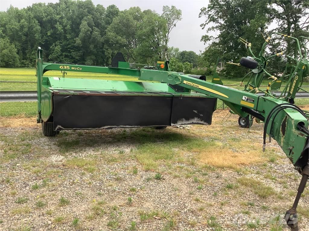 John Deere 635 Faucheuse-conditionneuse