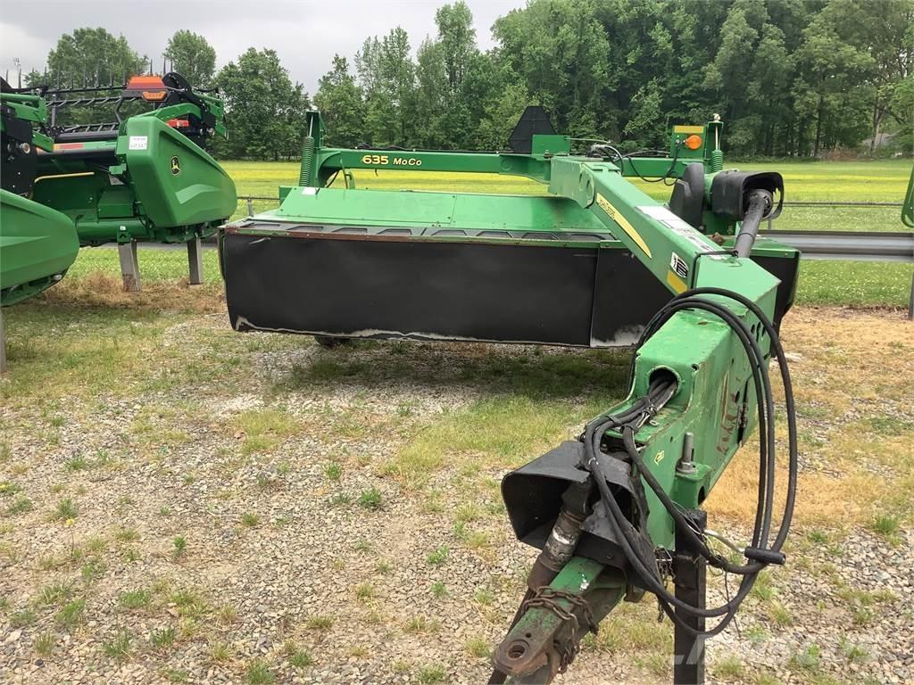 John Deere 635 Faucheuse-conditionneuse