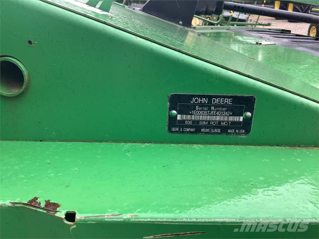 John Deere 635 Faucheuse-conditionneuse