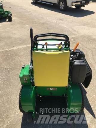 John Deere 636M Tondeuses montées