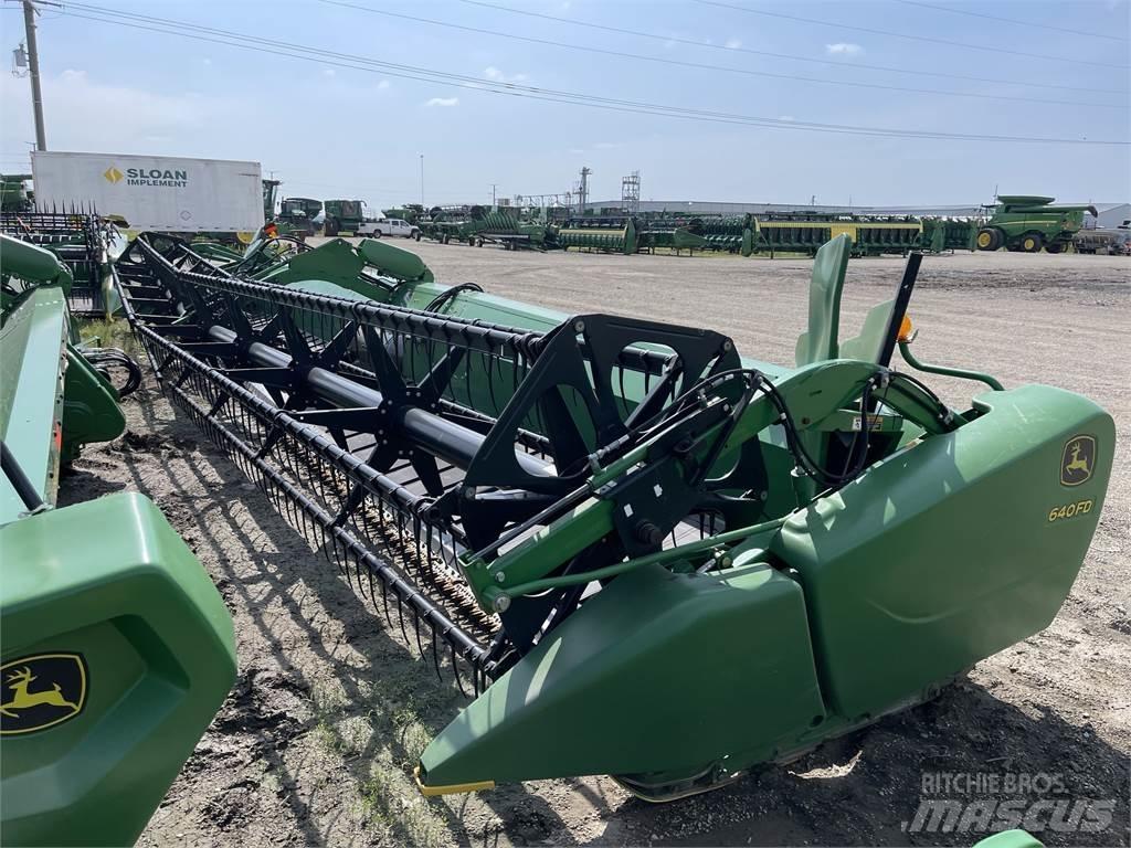 John Deere 640FD Accessoires moissonneuse batteuse