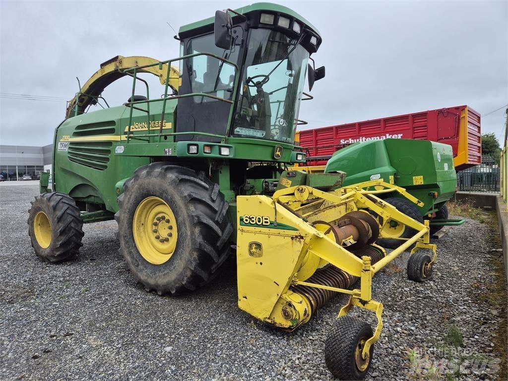 John Deere 7300 Ensileuse occasion
