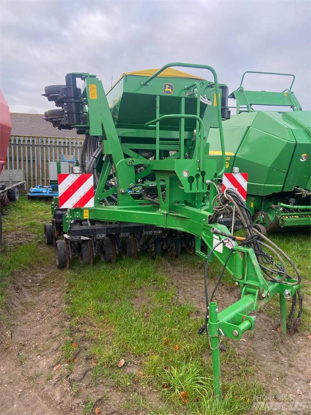 John Deere 750A Semoir