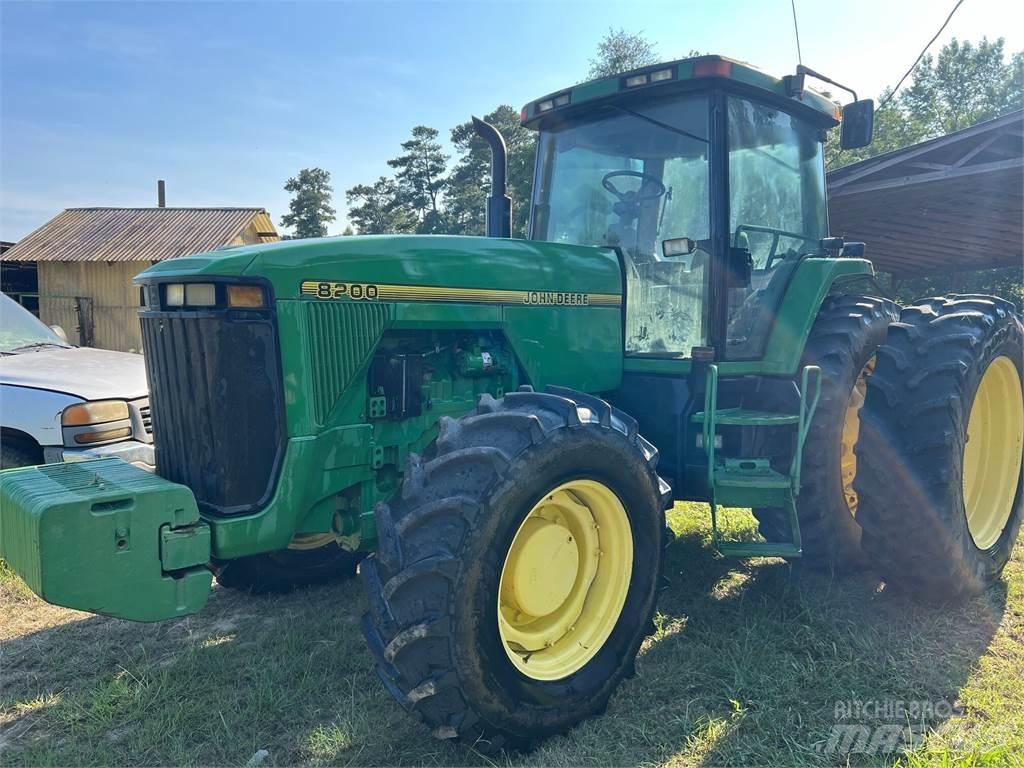 John Deere 8200 Tracteur