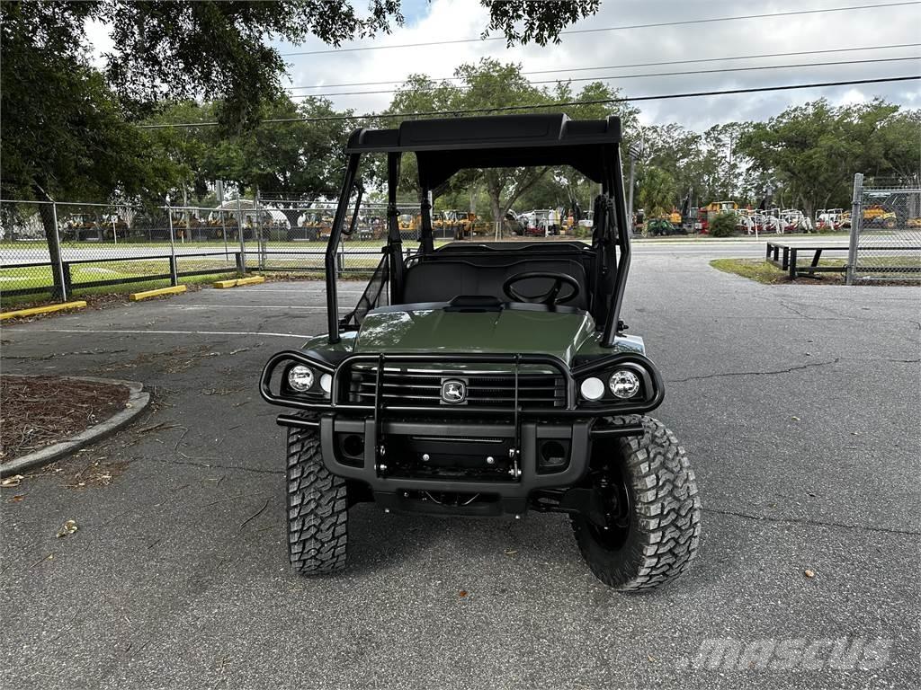 John Deere 825M Mini utilitaire