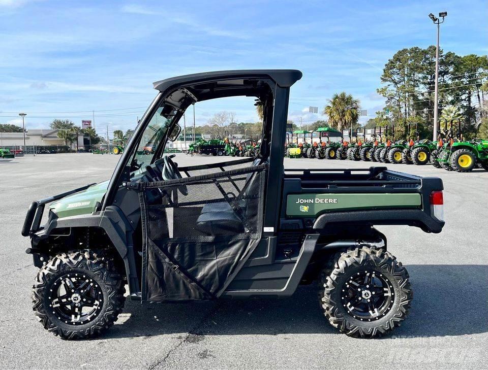 John Deere 835M Mini utilitaire