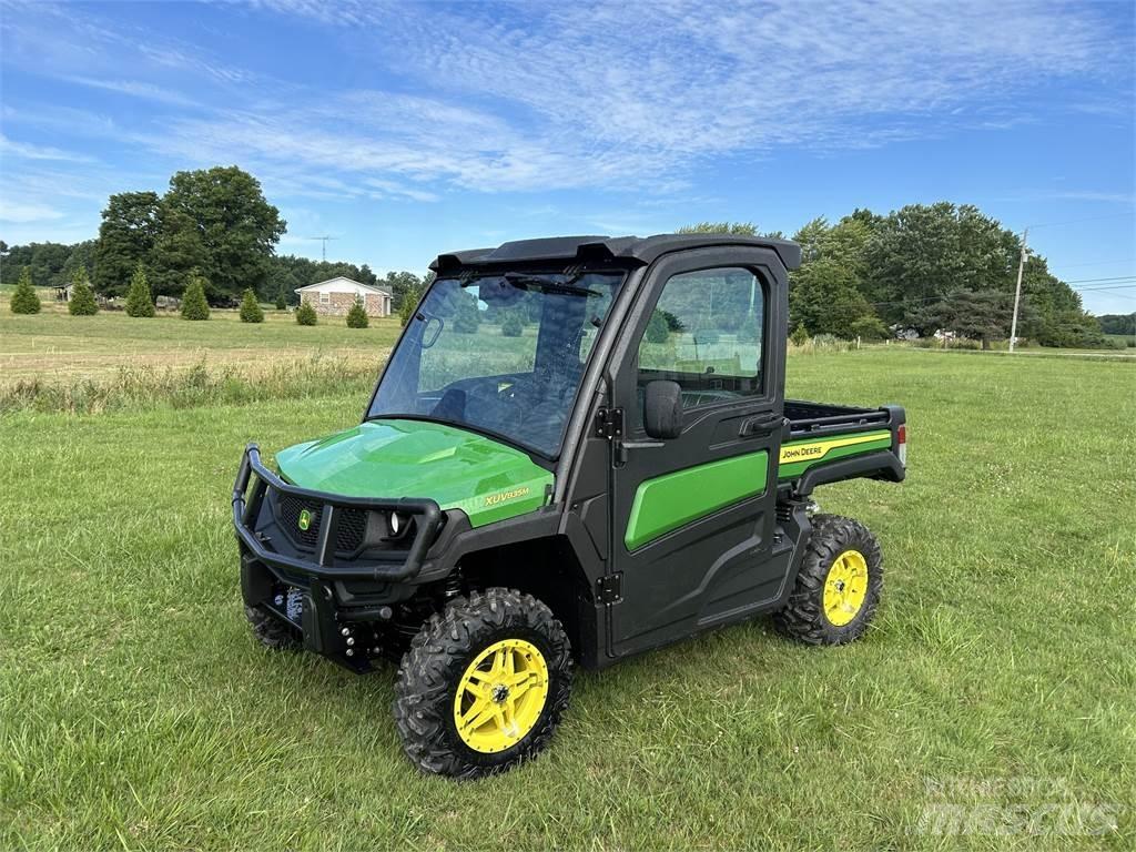 John Deere 835M Mini utilitaire