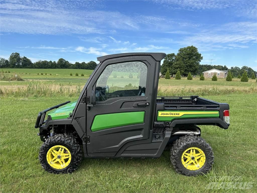 John Deere 835M Mini utilitaire